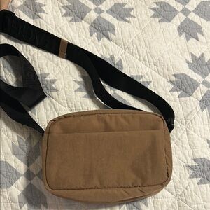 BAGGU camera bag in cocoa